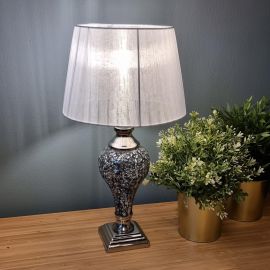 Exklusive Isabel bordlampe med lampeskjerm